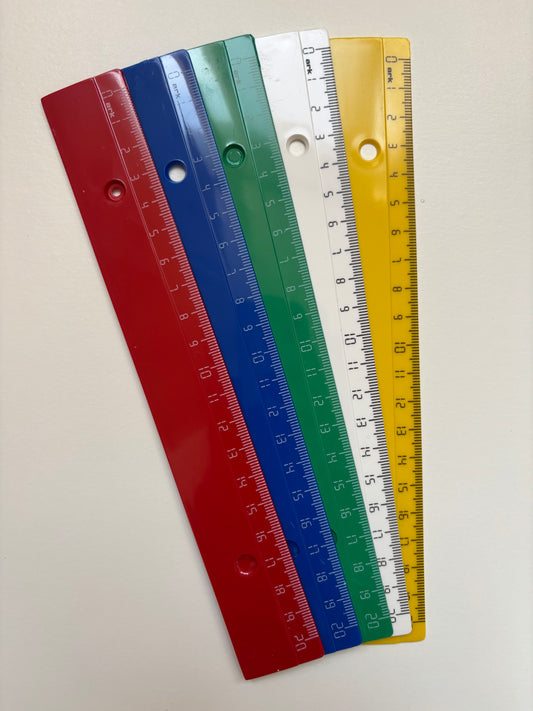 Rigla 20cm diverse culori/buc